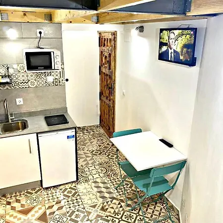 Estudio Nuevo! Al Lado Del Metro L1 L4 L5 Appartamento Barcellona