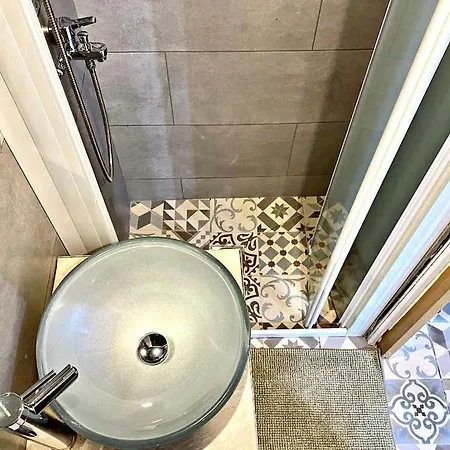 Estudio Nuevo! Al Lado Del Metro L1 L4 L5 Apartamento