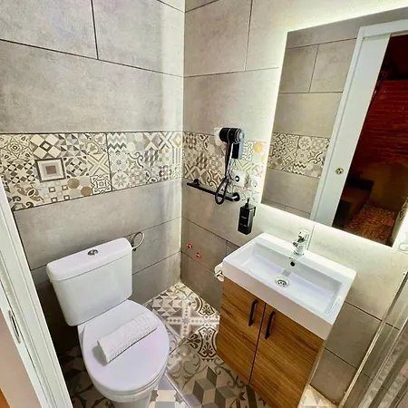 Estudio Nuevo! Al Lado Del Metro L1 L4 L5 * Barcellona