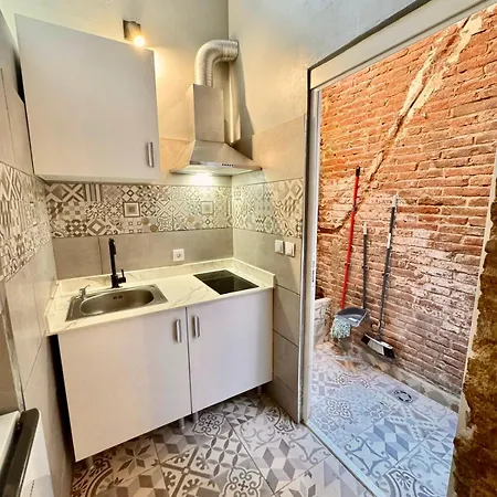 Estudio Nuevo! Al Lado Del Metro L1 L4 L5 *