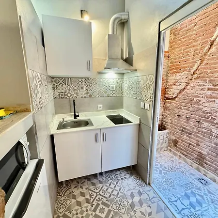 Estudio Nuevo! Al Lado Del Metro L1 L4 L5