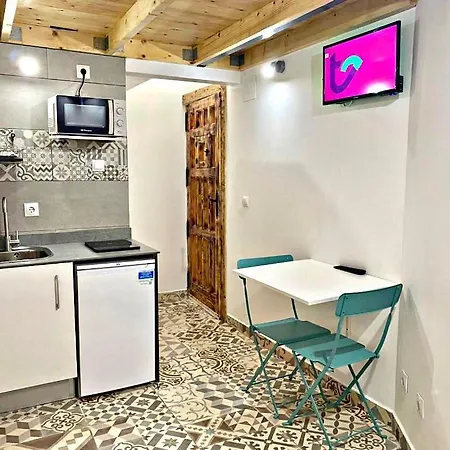 Estudio Nuevo! Al Lado Del Metro L1 L4 L5 * 巴塞罗那
