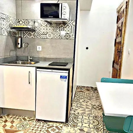 Estudio Nuevo! Al Lado Del Metro L1 L4 L5 *