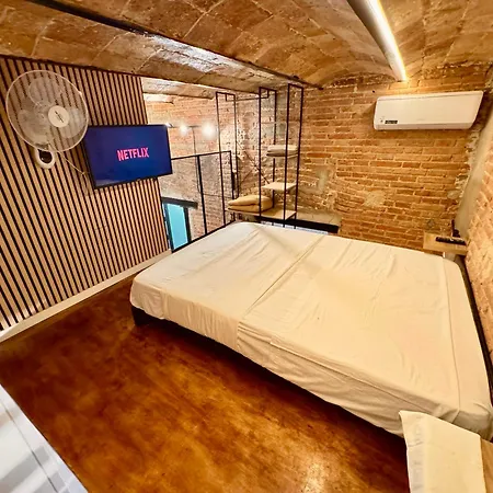 Estudio Nuevo! Al Lado Del Metro L1 L4 L5 巴塞罗那