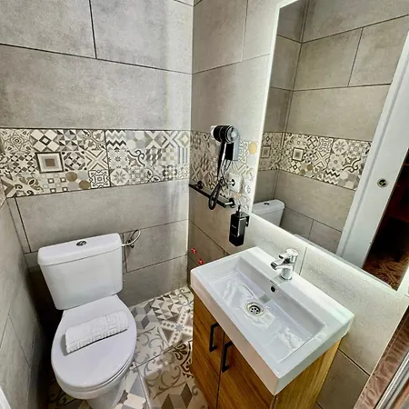 公寓 Estudio Nuevo! Al Lado Del Metro L1 L4 L5 巴塞罗那